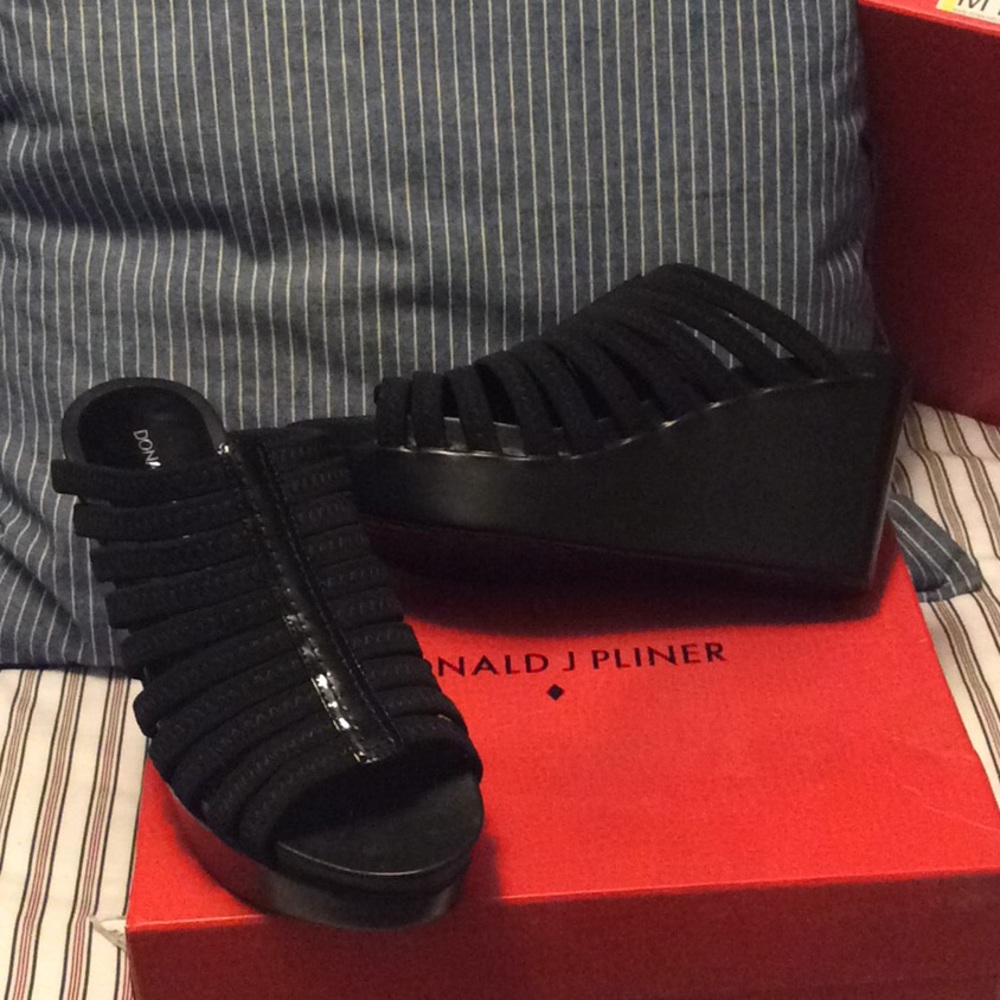 Donald Pliner shoes